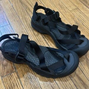Keen Women's Zerraport II Sandal Black - size 10
